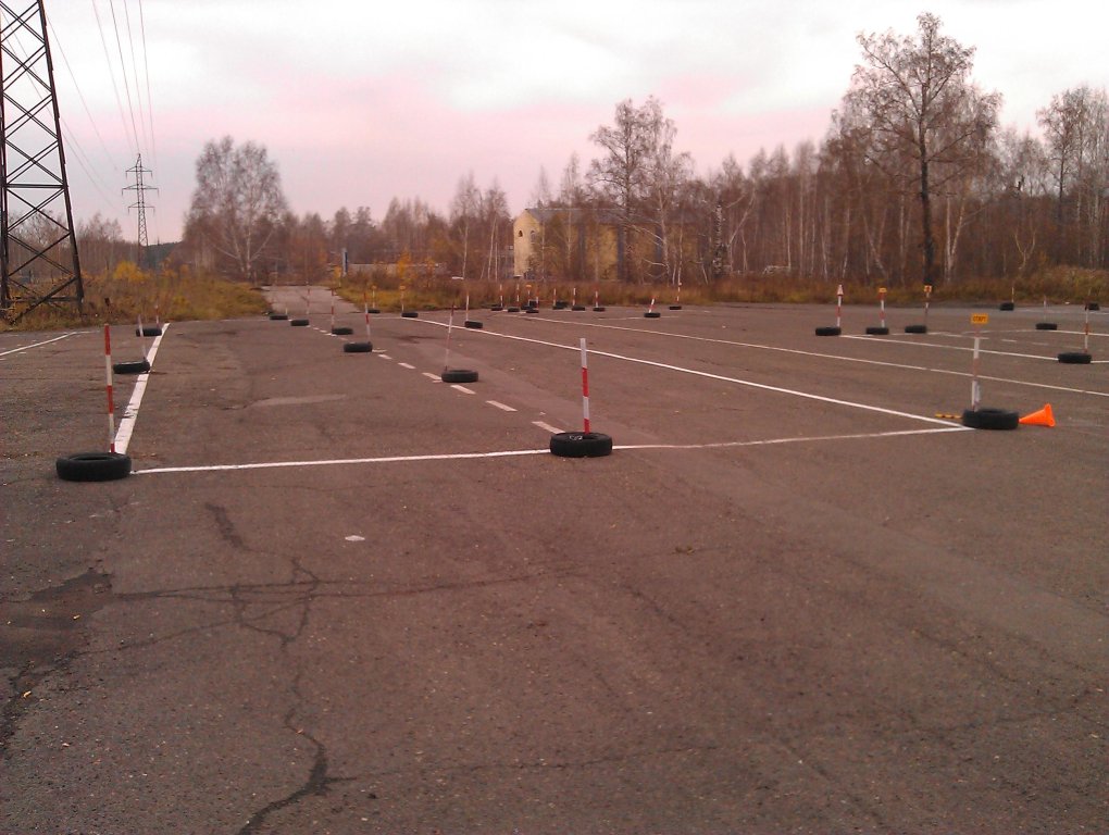 Упражнения на автодроме