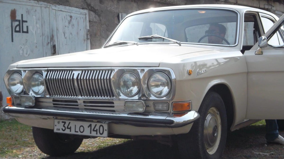 ГАЗ 24 Волга с 4 фарами