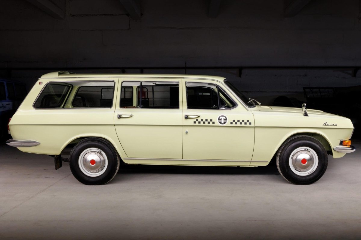 ГАЗ 2404 универсал такси