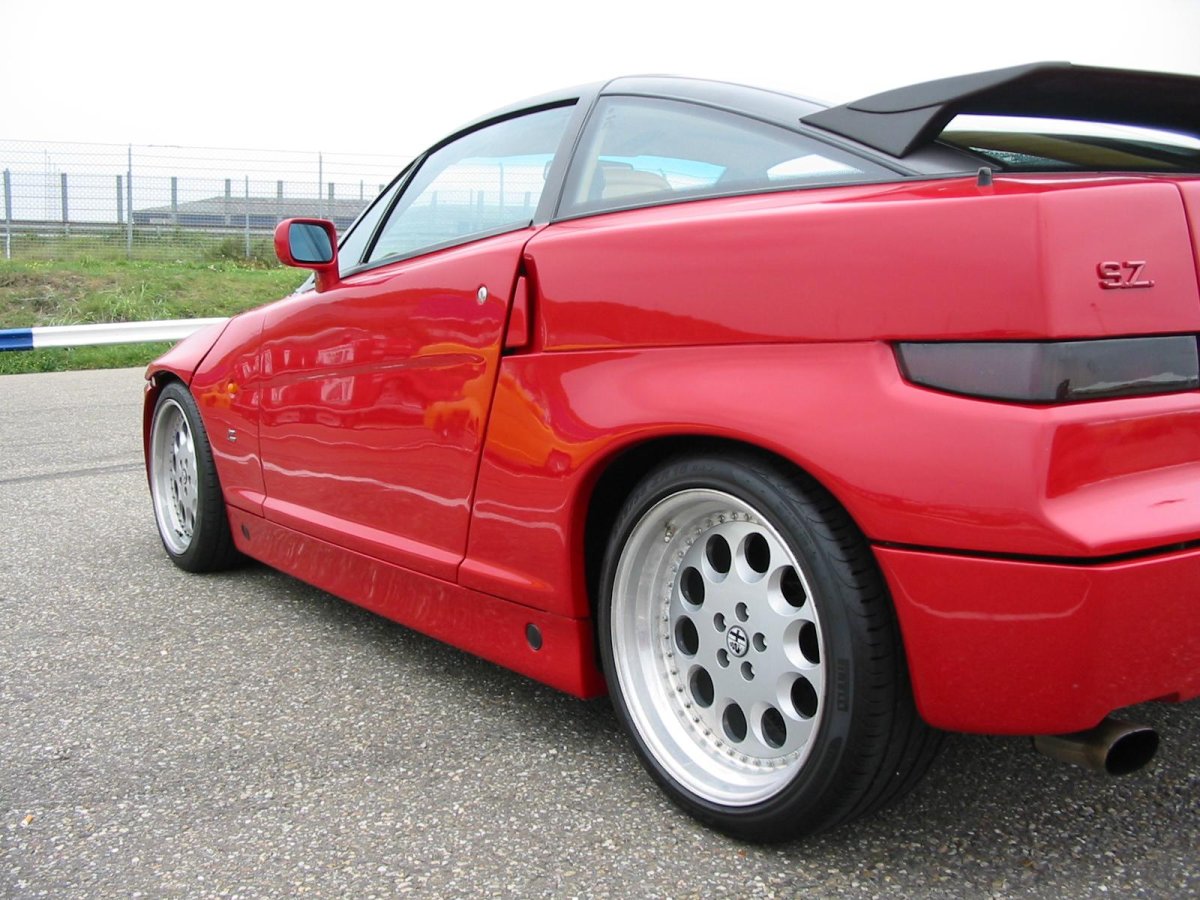 Alfa Romeo 75