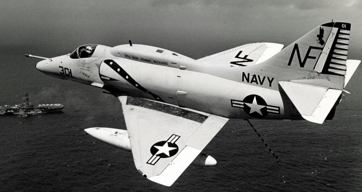 Истребитель Скайхок