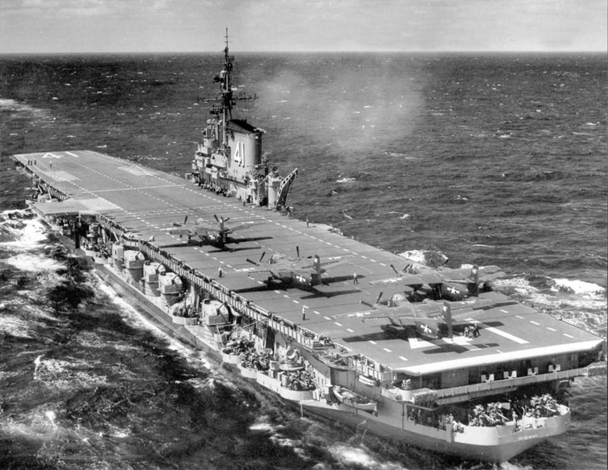 Авианосец Midway 1945