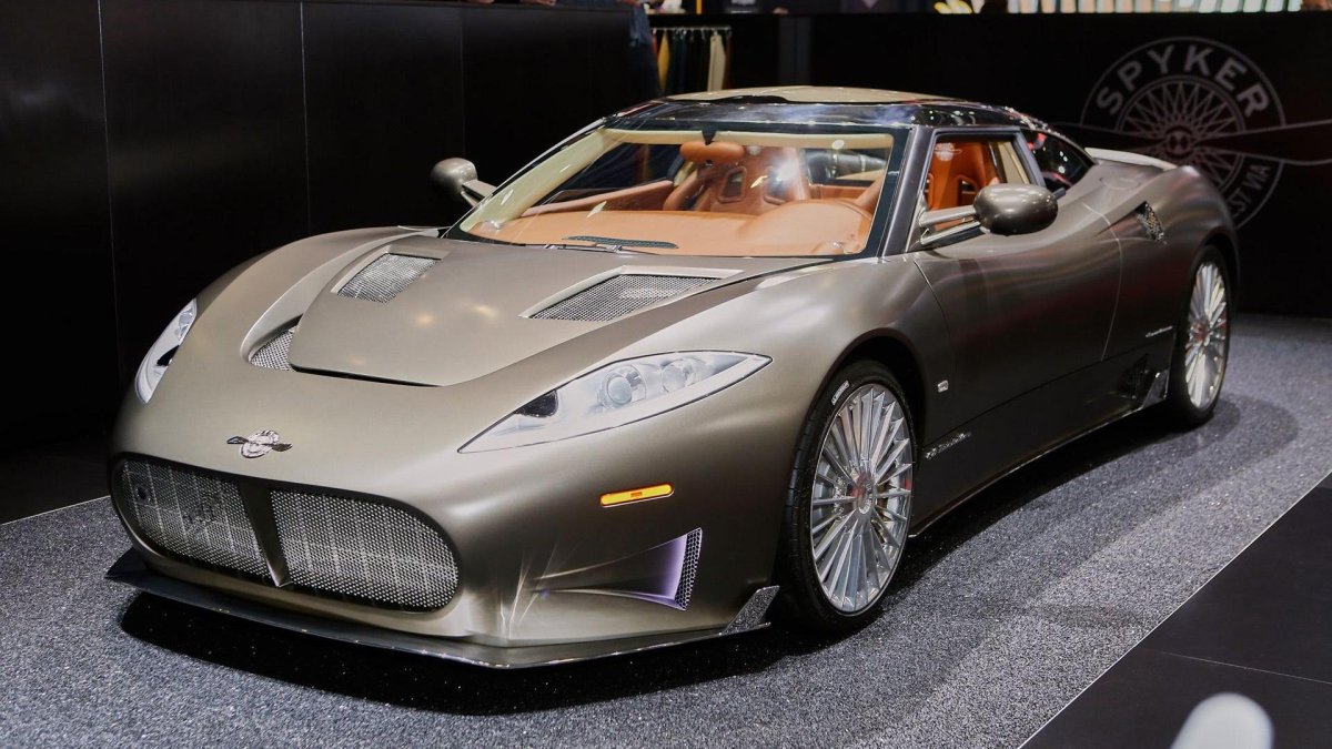 Автомобиль Spyker c8