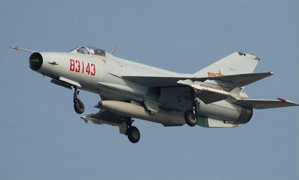 Истребитель j-7g