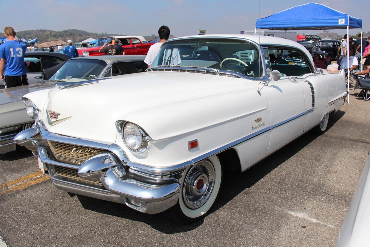 Cadillac Series 62 sedan