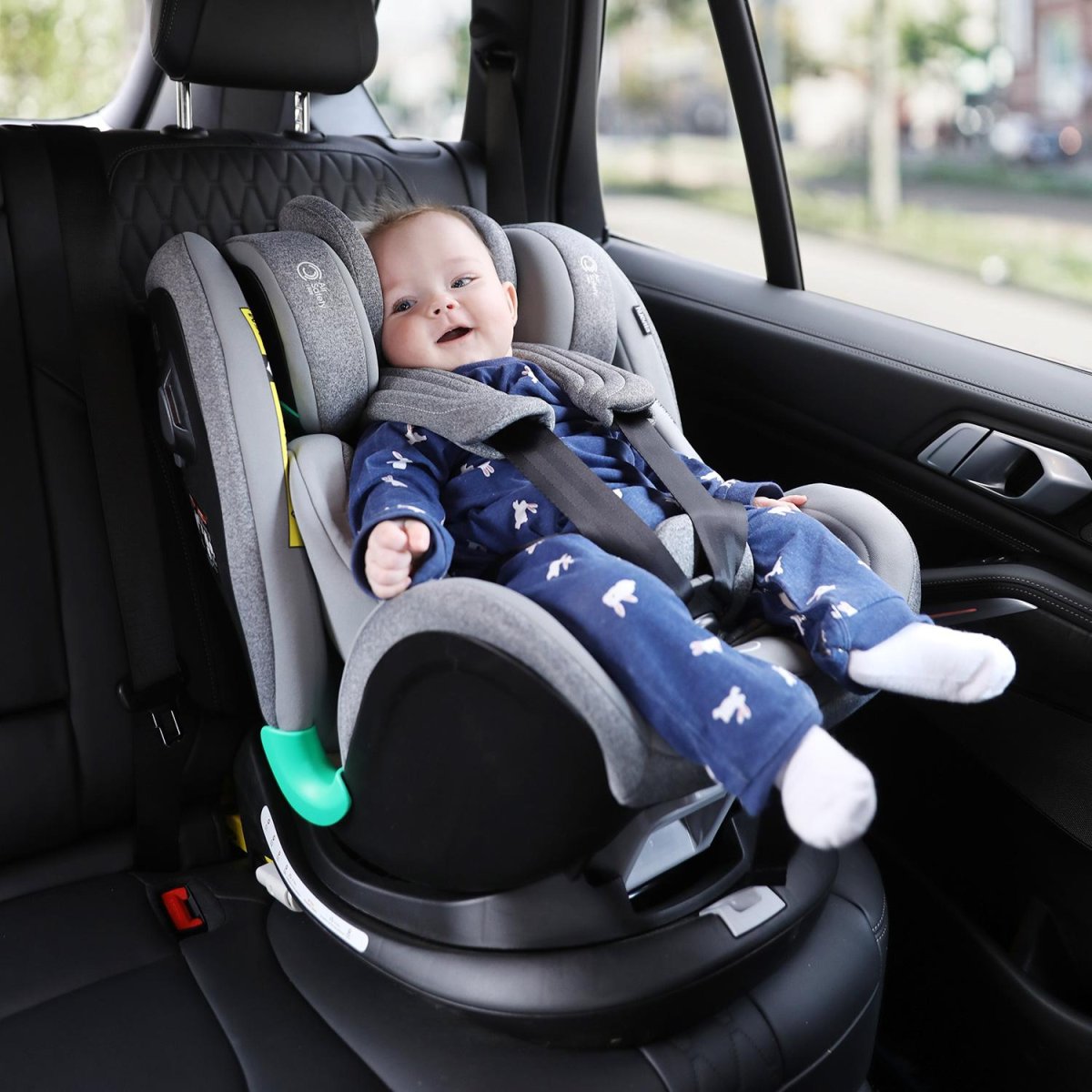 Как посадить новорожденного в автолюльку