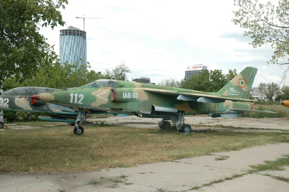 Iar-93 румынский самолёт