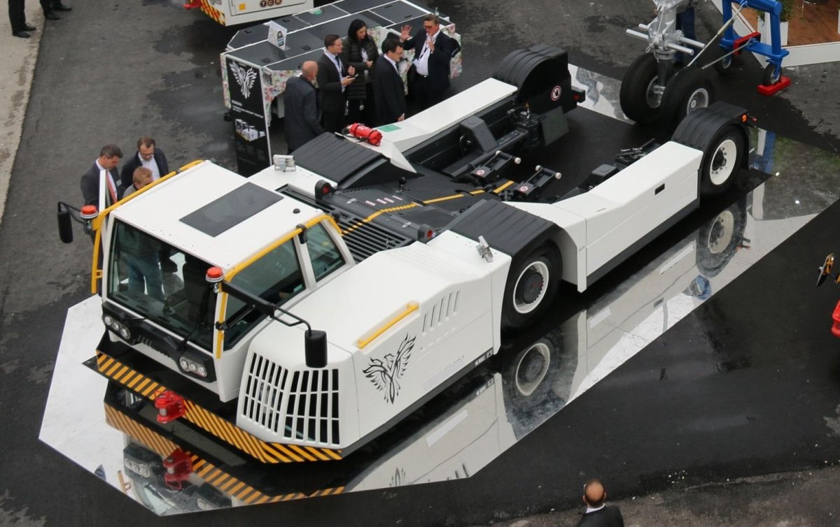 Безводильный тягач Goldhofer AST 3