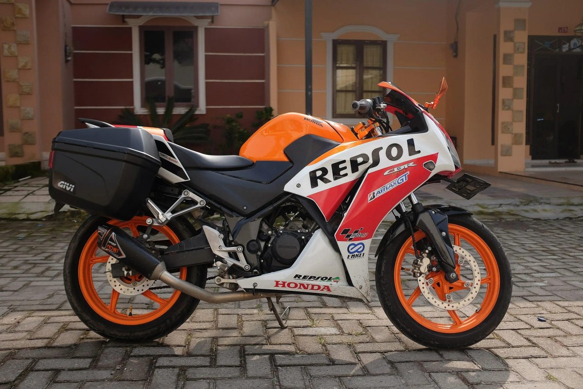 Cbr150r Repsol