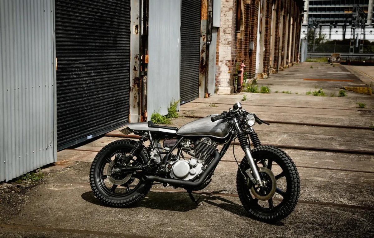 Кастомная Yamaha SR 400