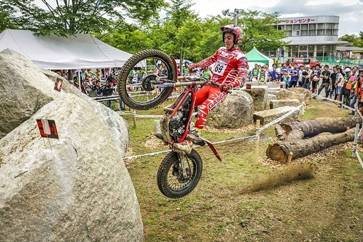 Эмма Бристоу мототриал