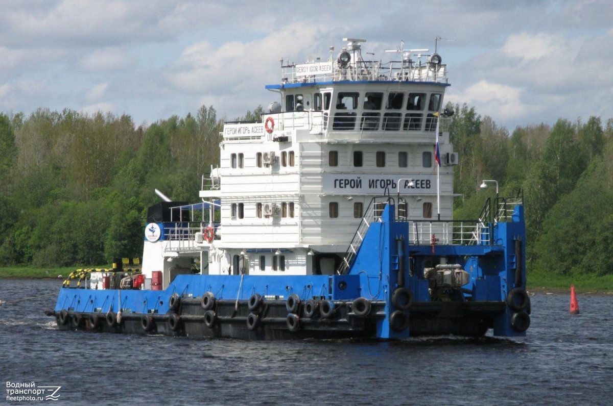 Герой Игорь Асеев теплоход