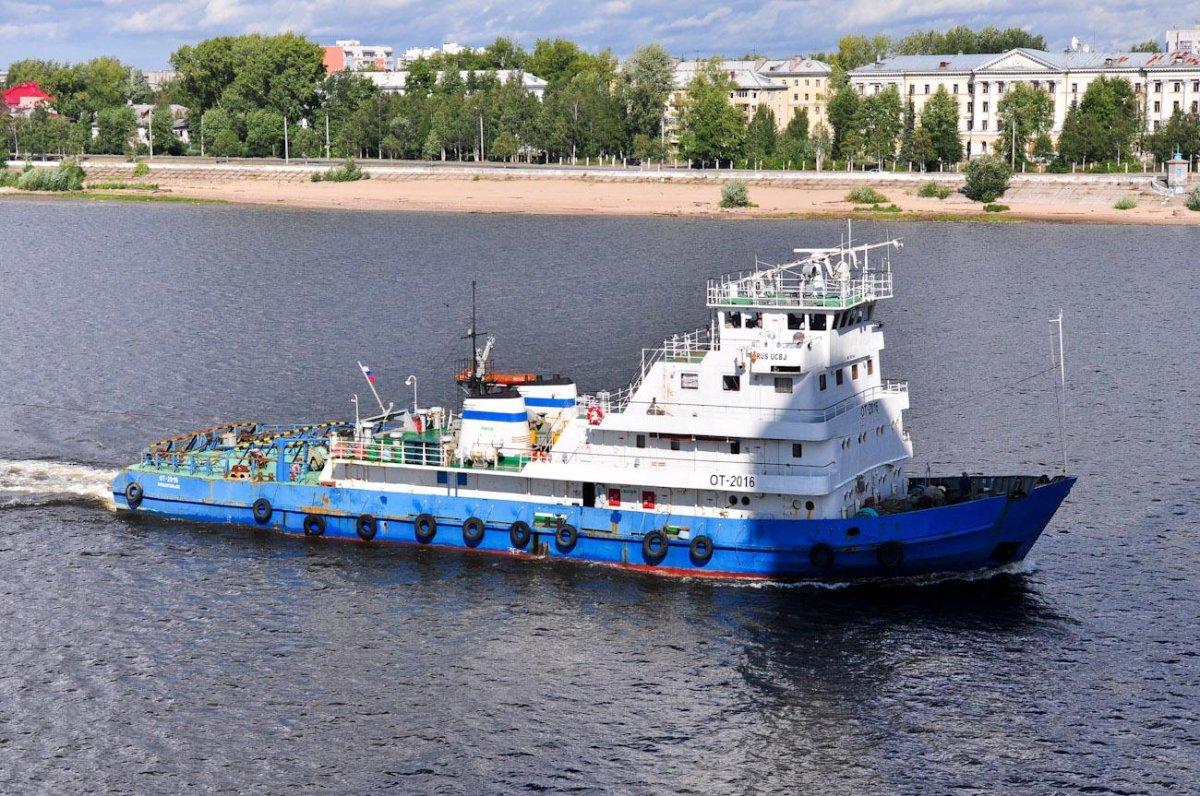 Теплоход толкач от-2000