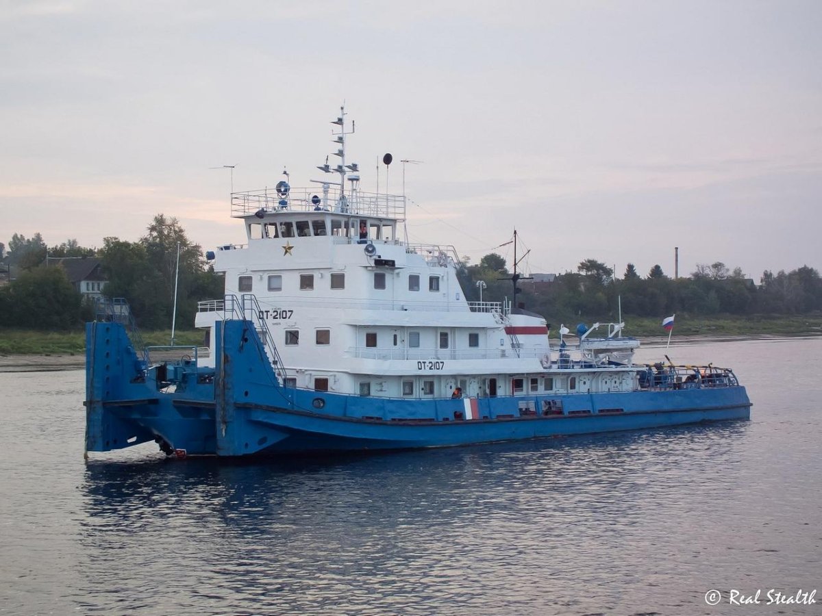 Буксир толкач Речной 2000