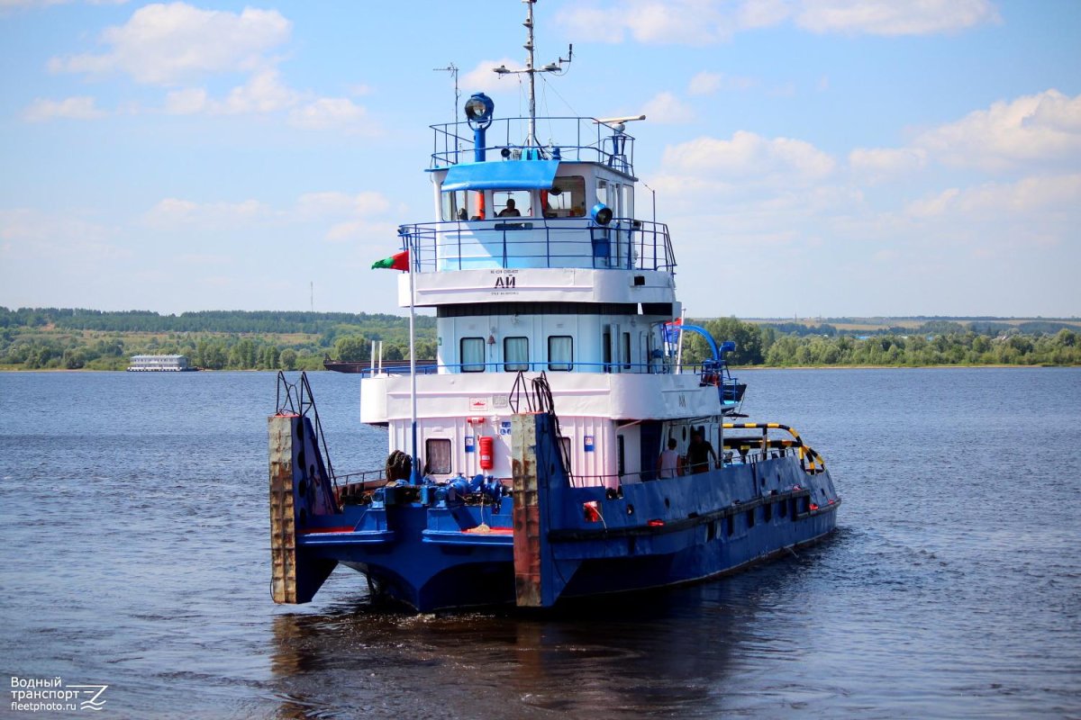 Речные буксиры и толкачи