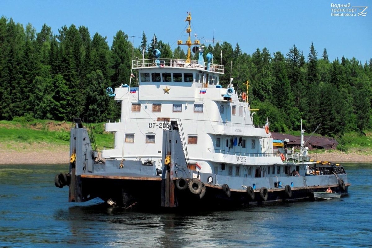 Буксир-толкач Озёрный