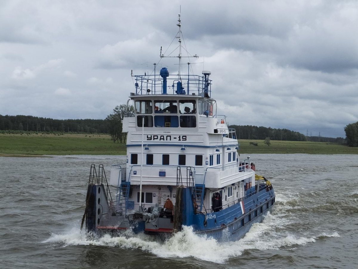 Буксир толкач Волгарь