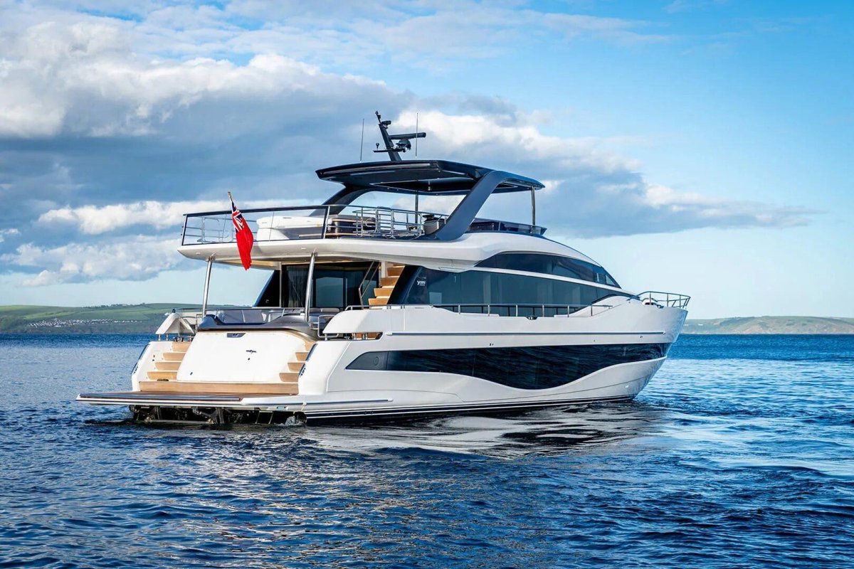 Яхта принцесс y85