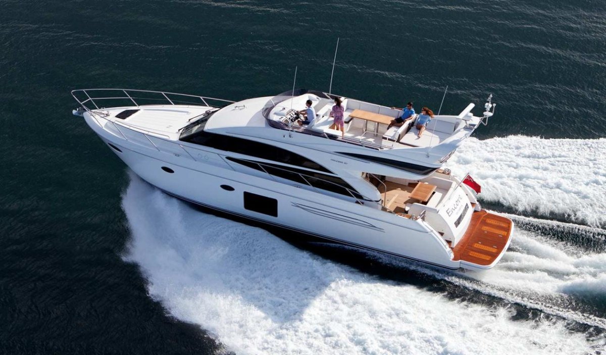 Моторная яхта принцесс 60