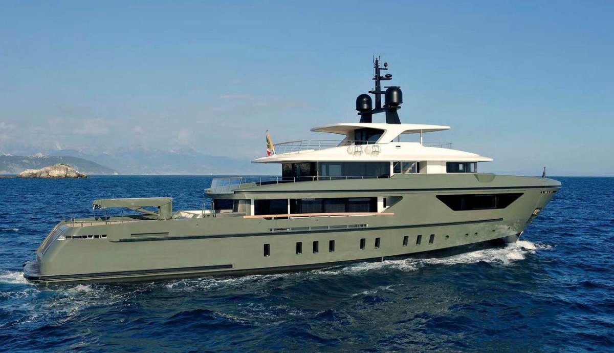 Экспедиционная моторная яхта 20 метров