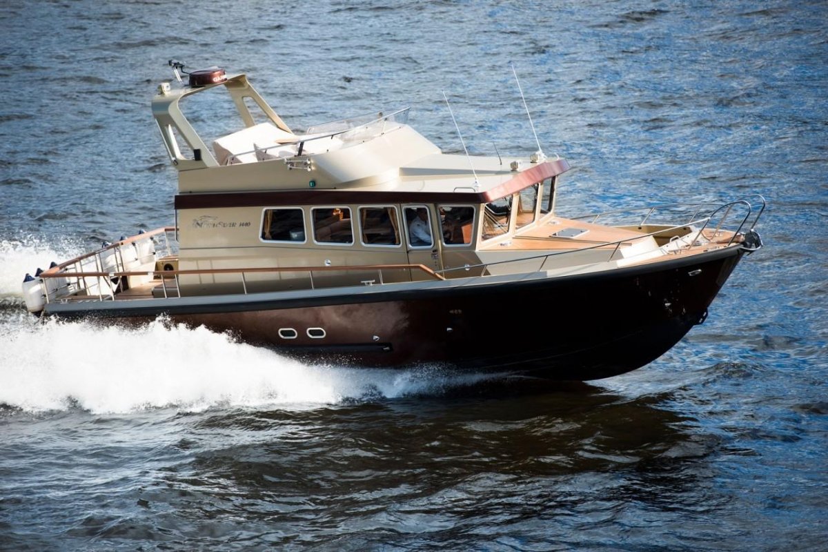 Экспедиционная яхта NORTHSILVER 1440