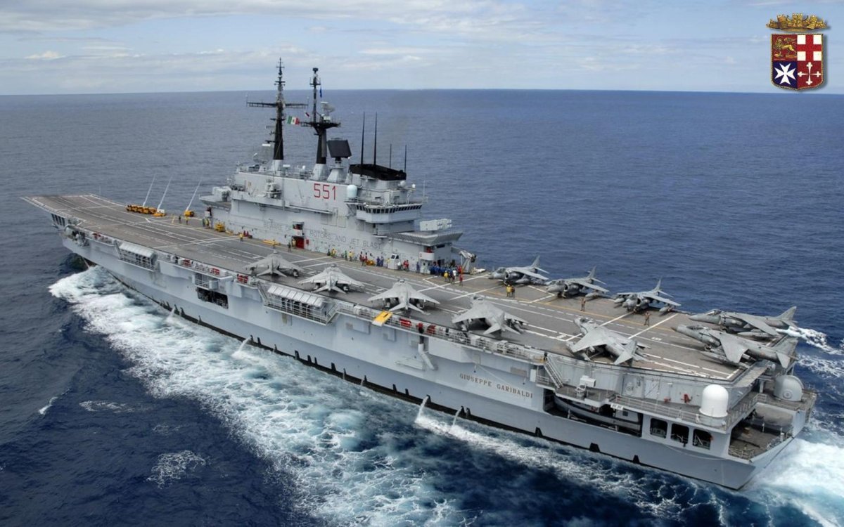 Вертолет на авианосце