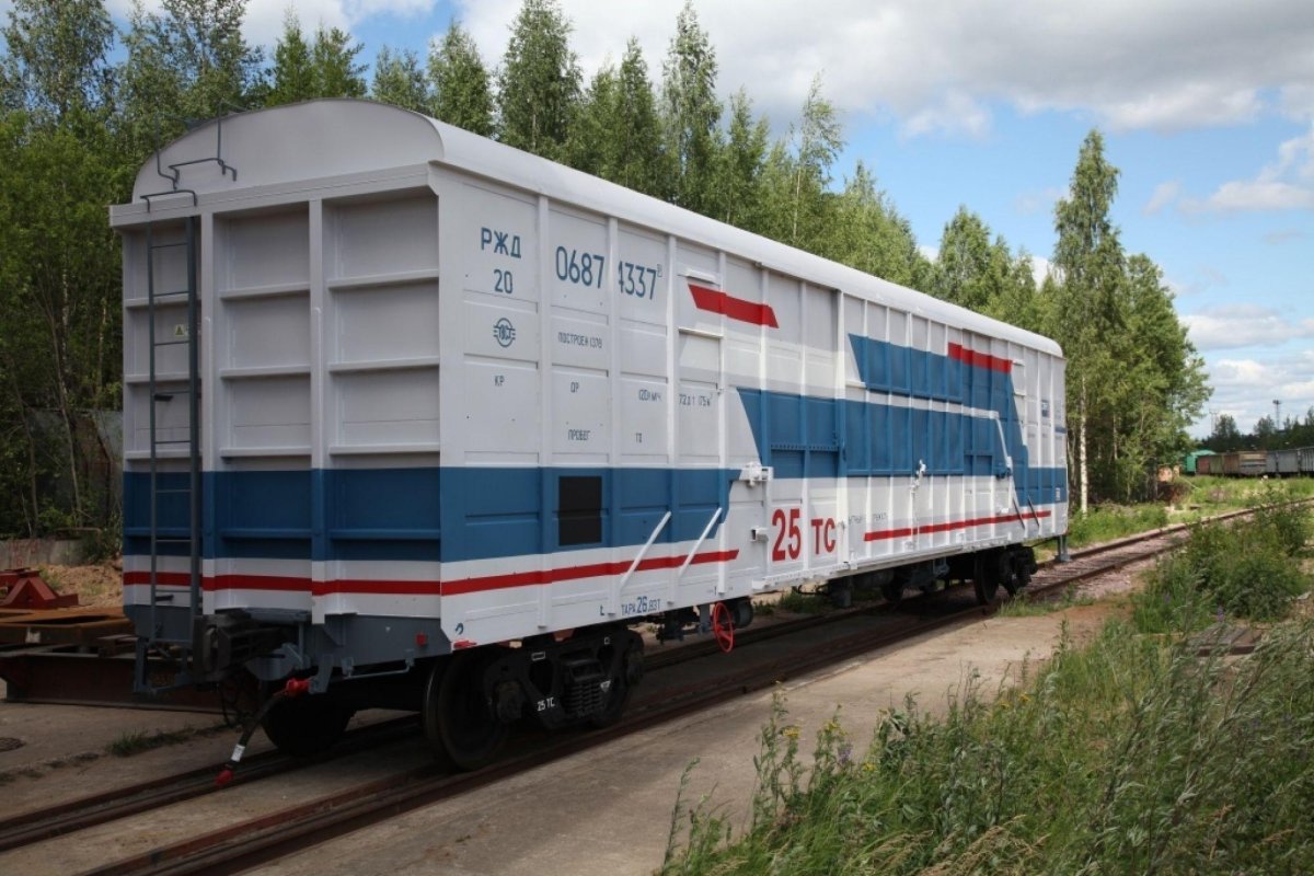 Крытый универсальный вагон (модель 11-6874)