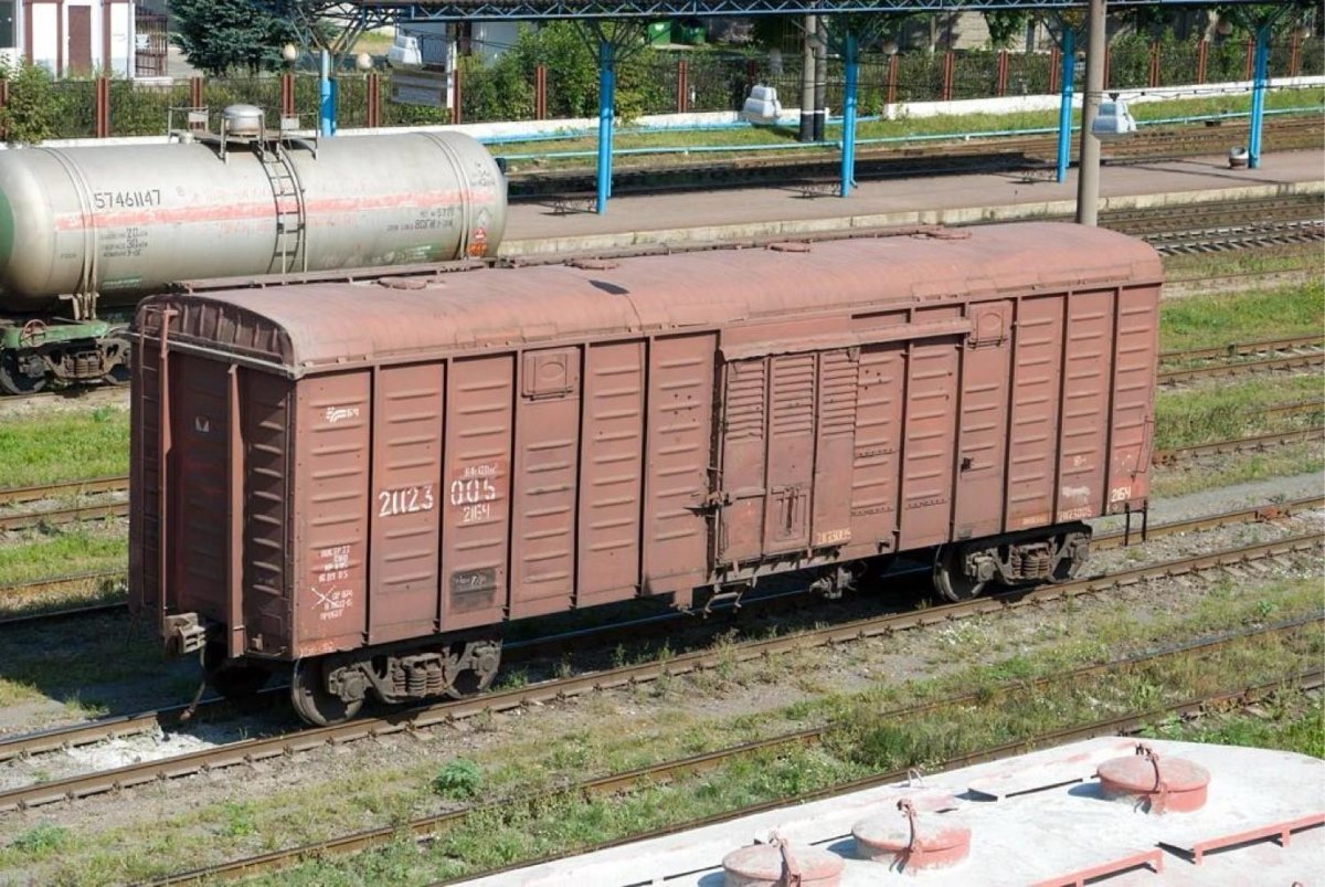 Крытый вагон 11 к001