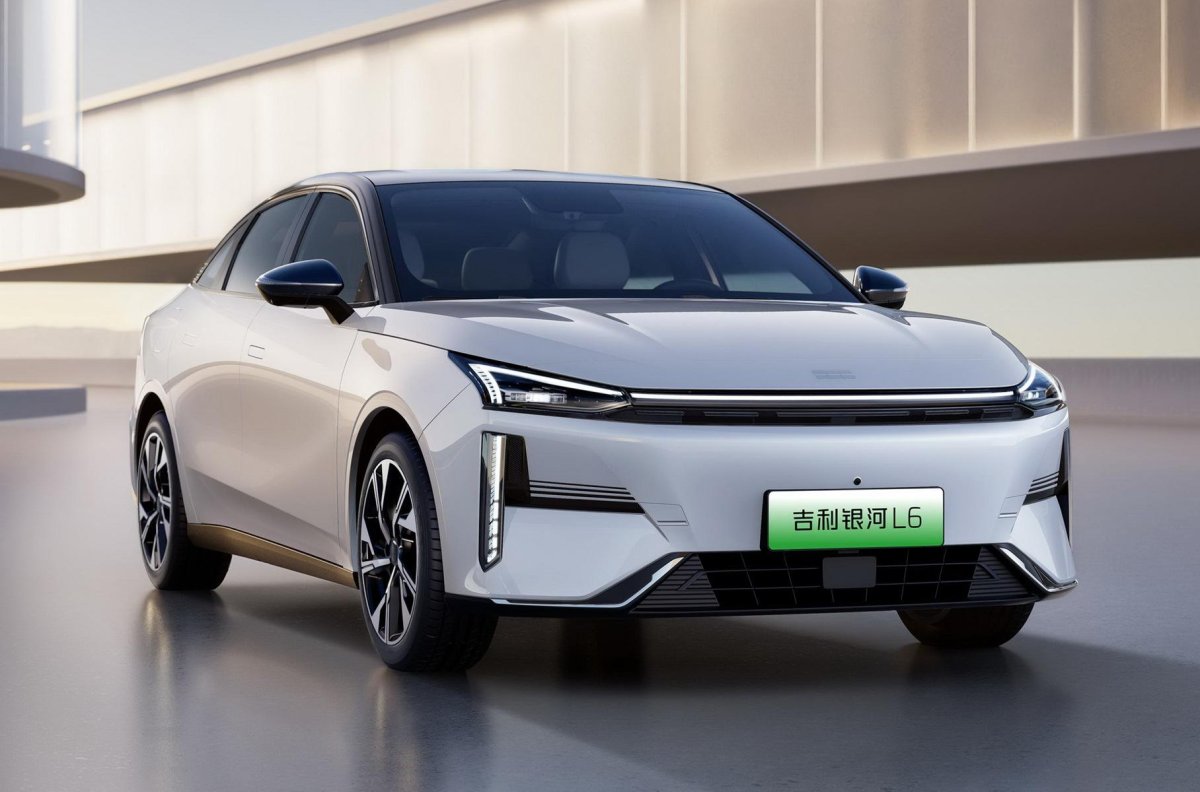 Geely седан 2023