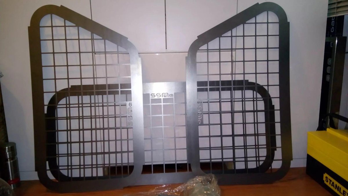 Решетки на задние окна УАЗ Патриот