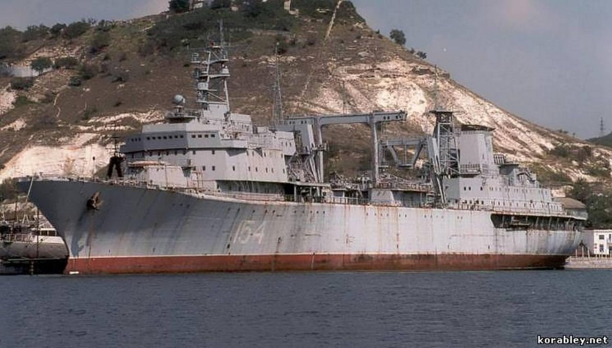 Березина корабль комплексного снабжения