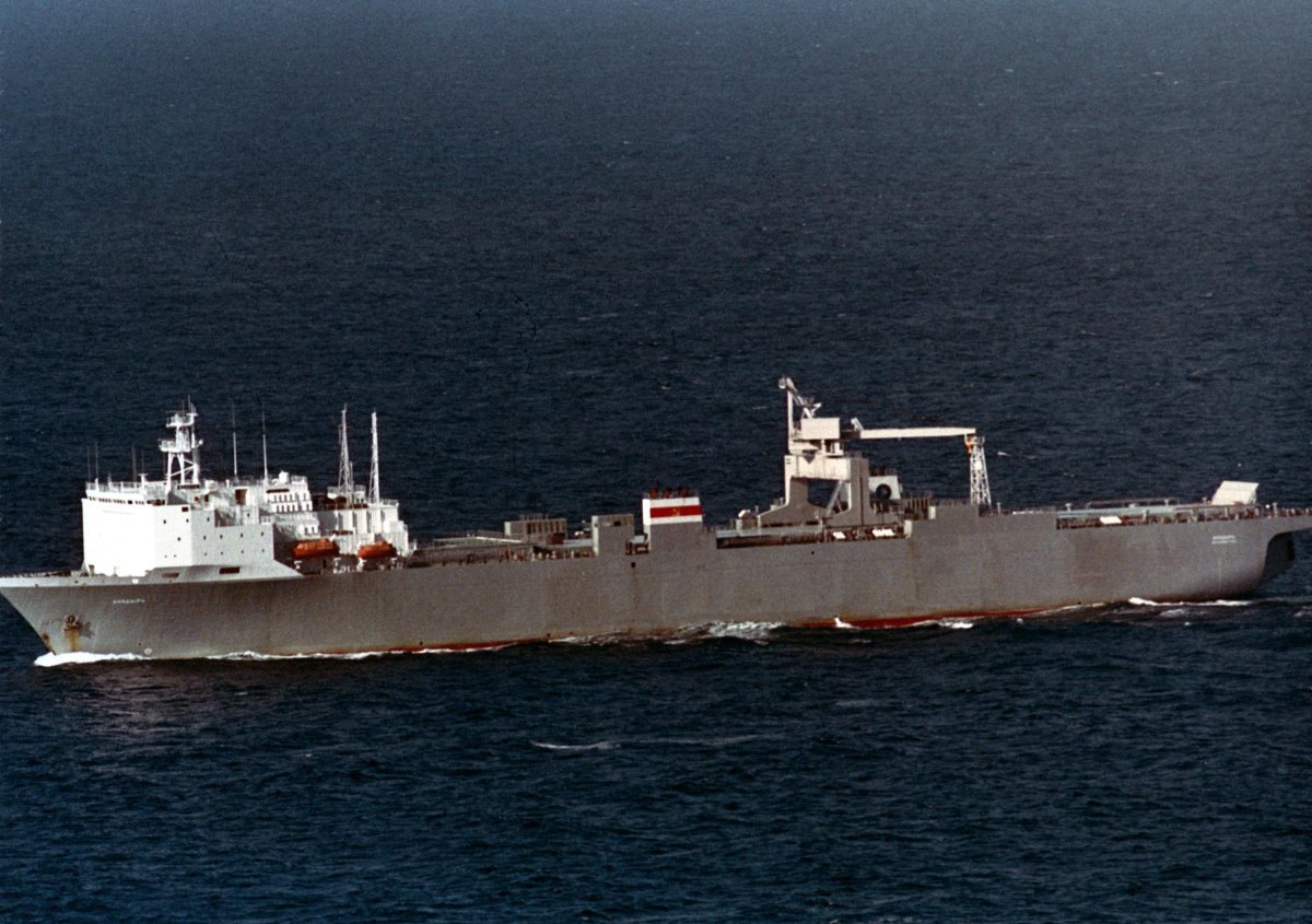 Судно-док Анадырь проекта р-756