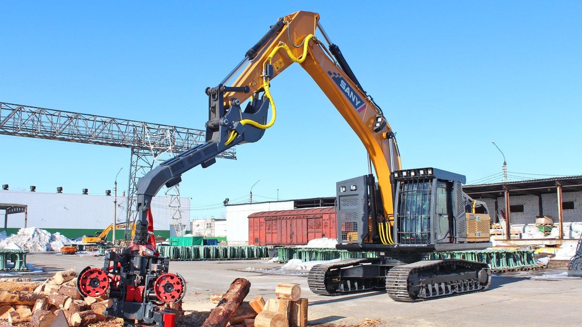 Экскаватор Cat 290 c гидромолотом