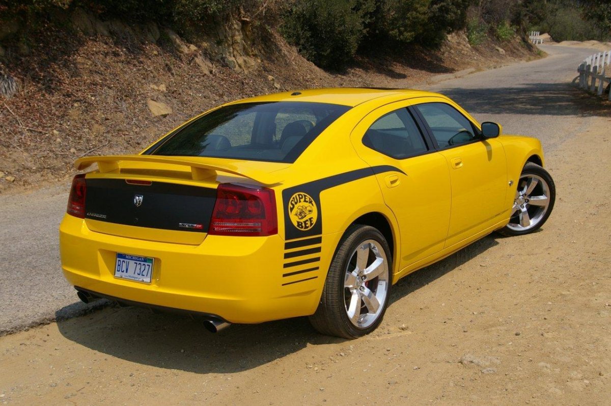 Dodge Charger srt8 super Bee