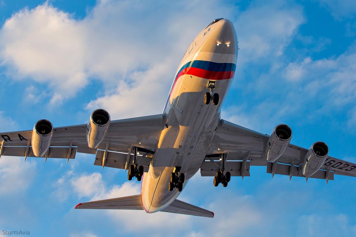 Самолёт ил-96-300