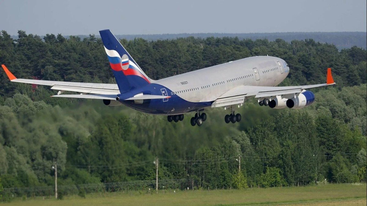 Самолет ил 96