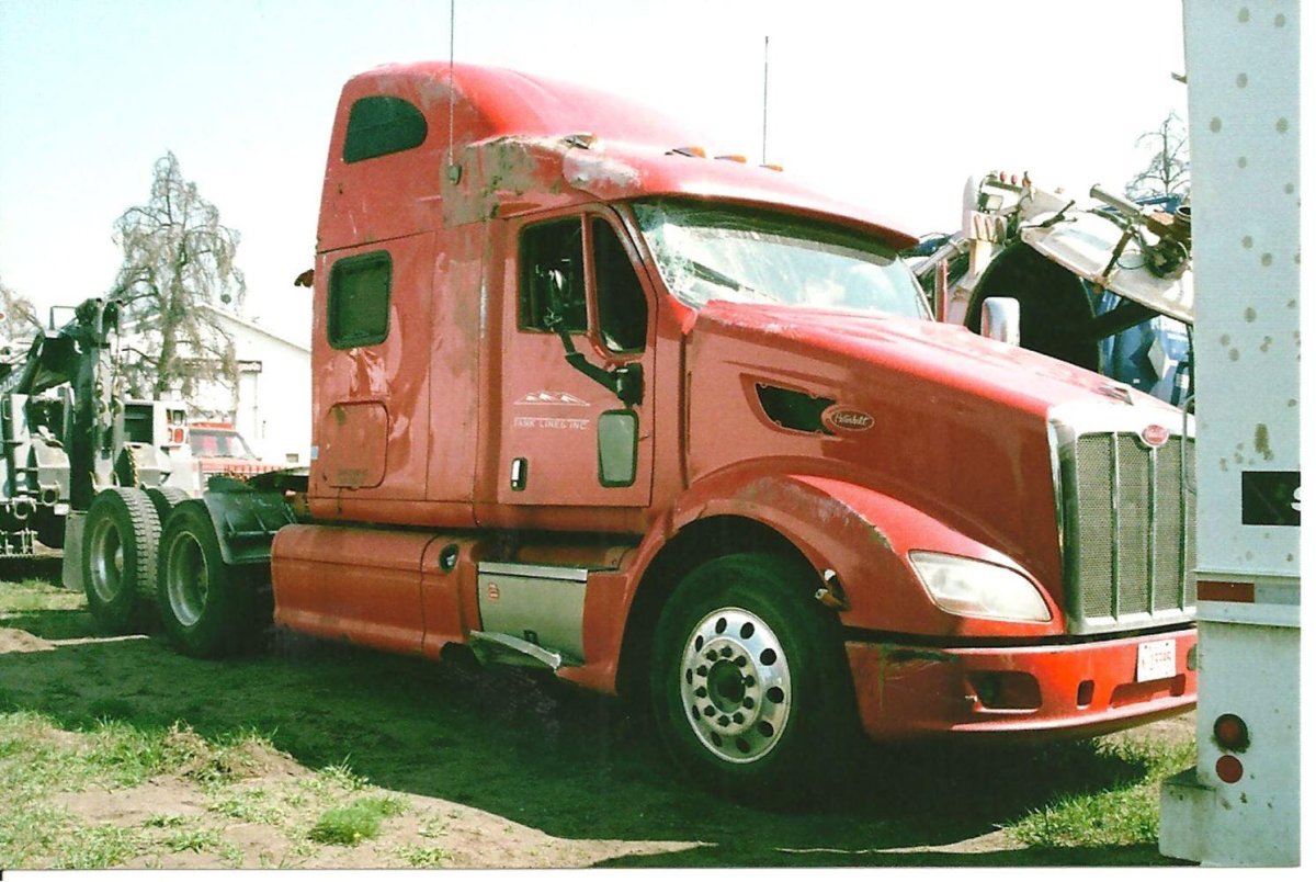 Трак Петербилт 587