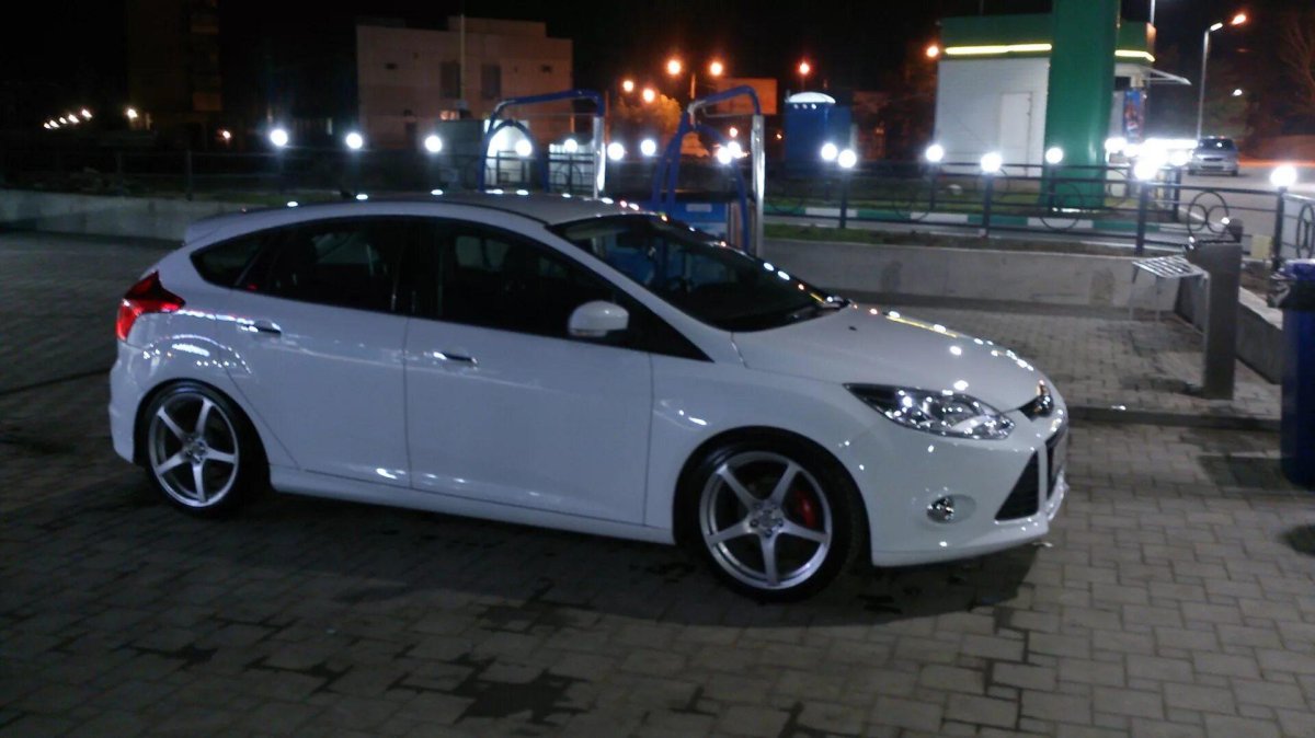 Ford Focus 3 хэтчбек r18
