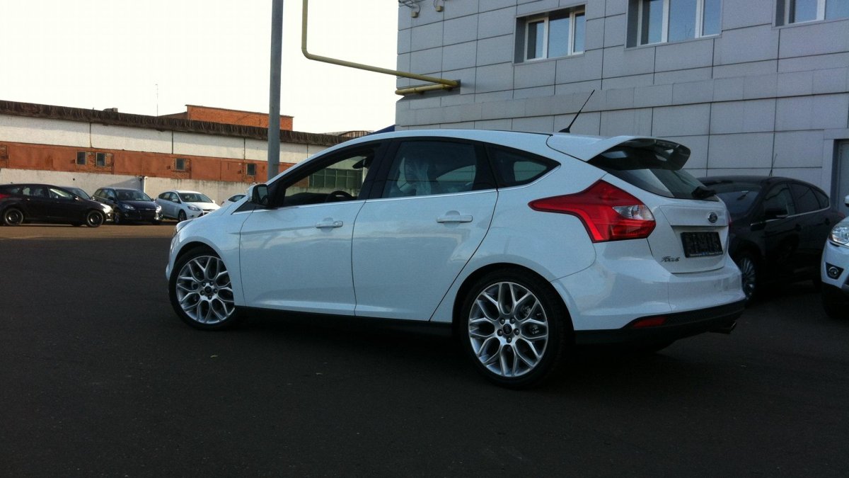 Форд фокус 3 хэтчбек r18