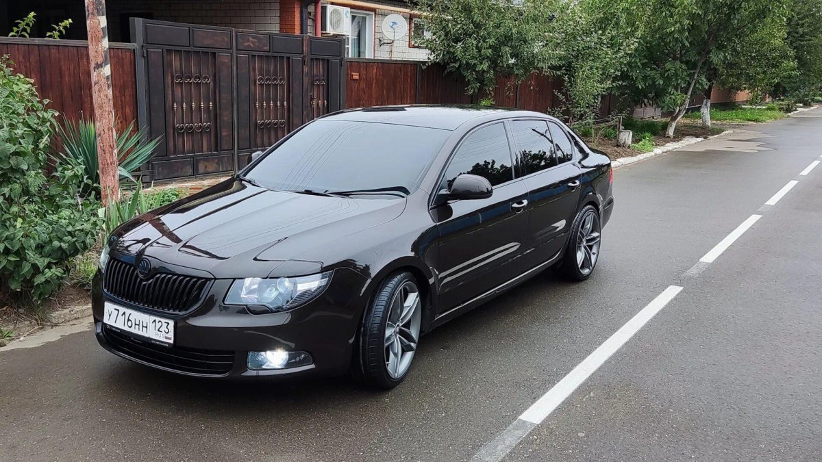 Superb Skoda 2.0 Turbo