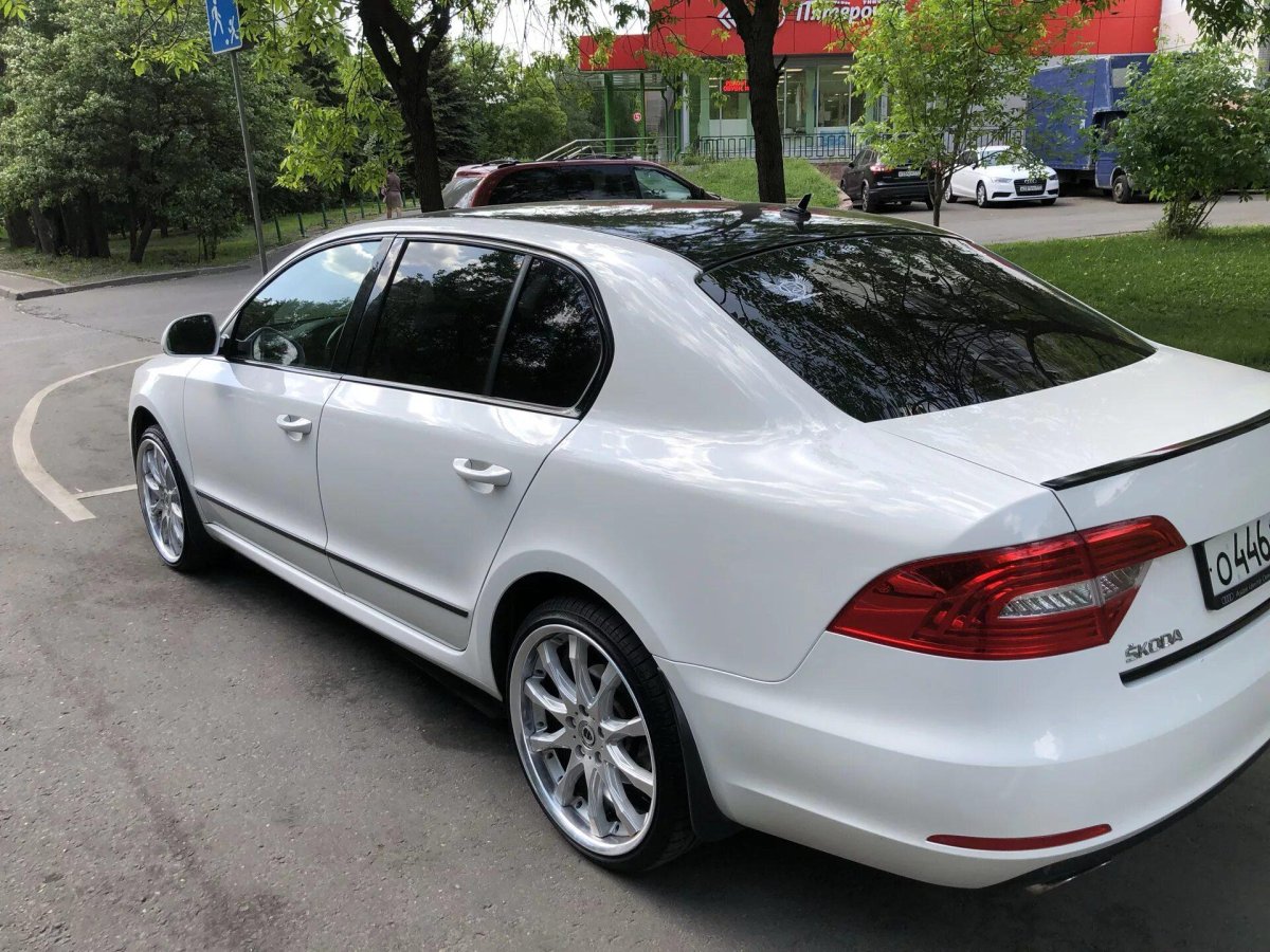 Шкода Суперб 2 белый