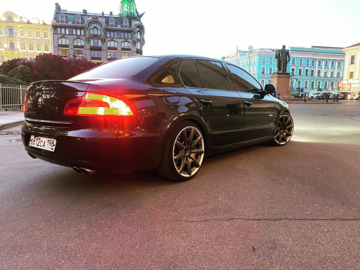 Skoda Superb r19