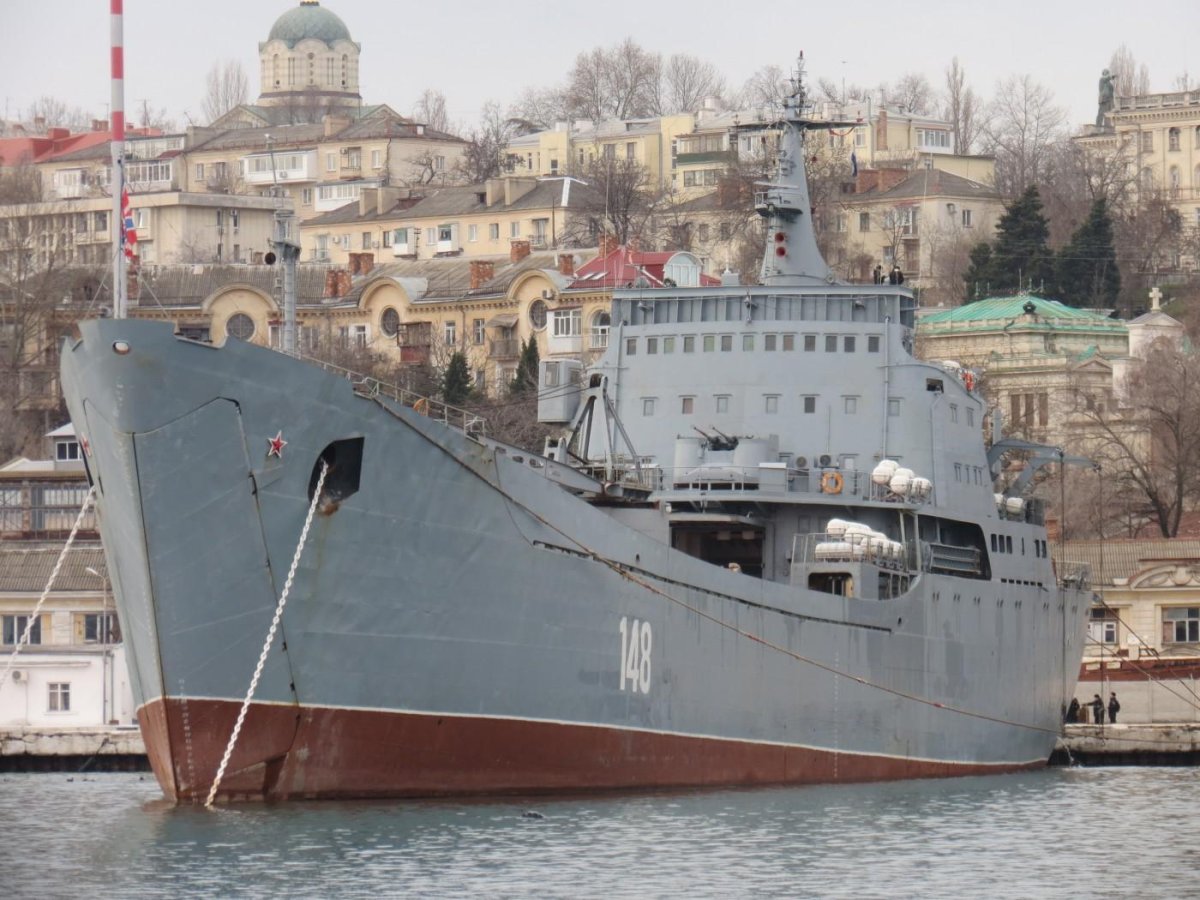Большой десантный корабль Орск