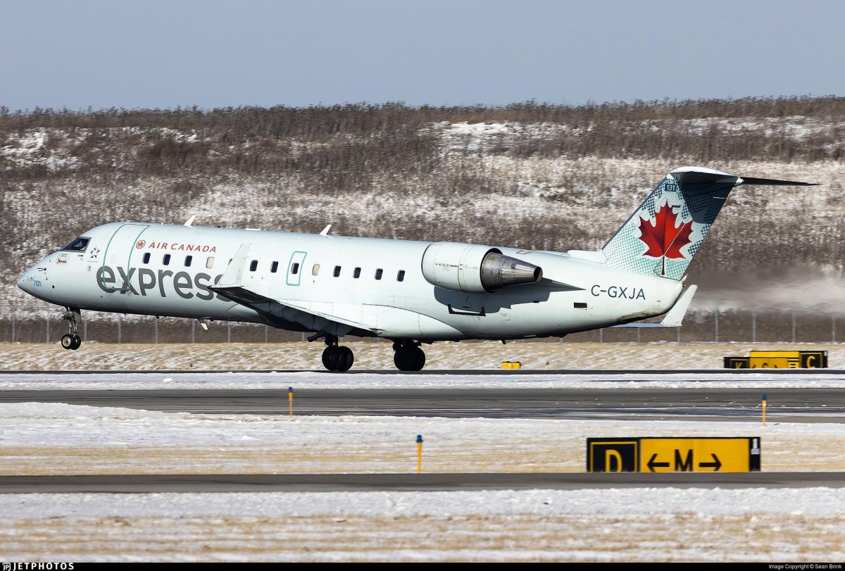 Самолёт Bombardier CRJ 200 Руслан