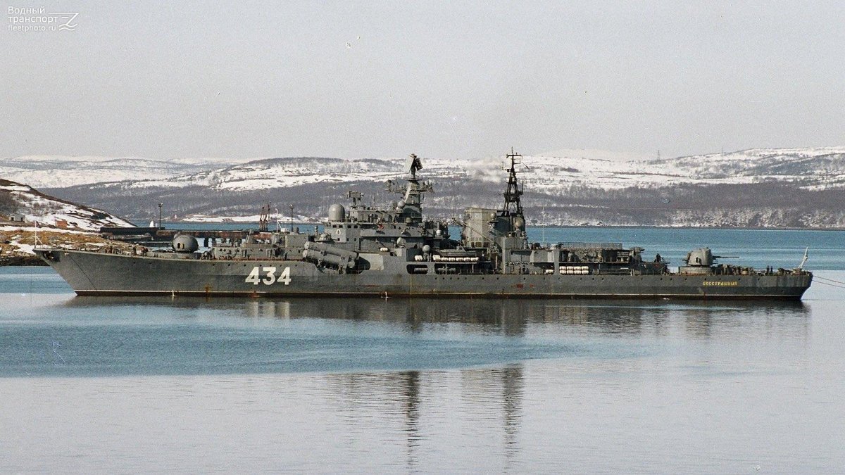 Эскадренный миноносец Адмирал Ушаков