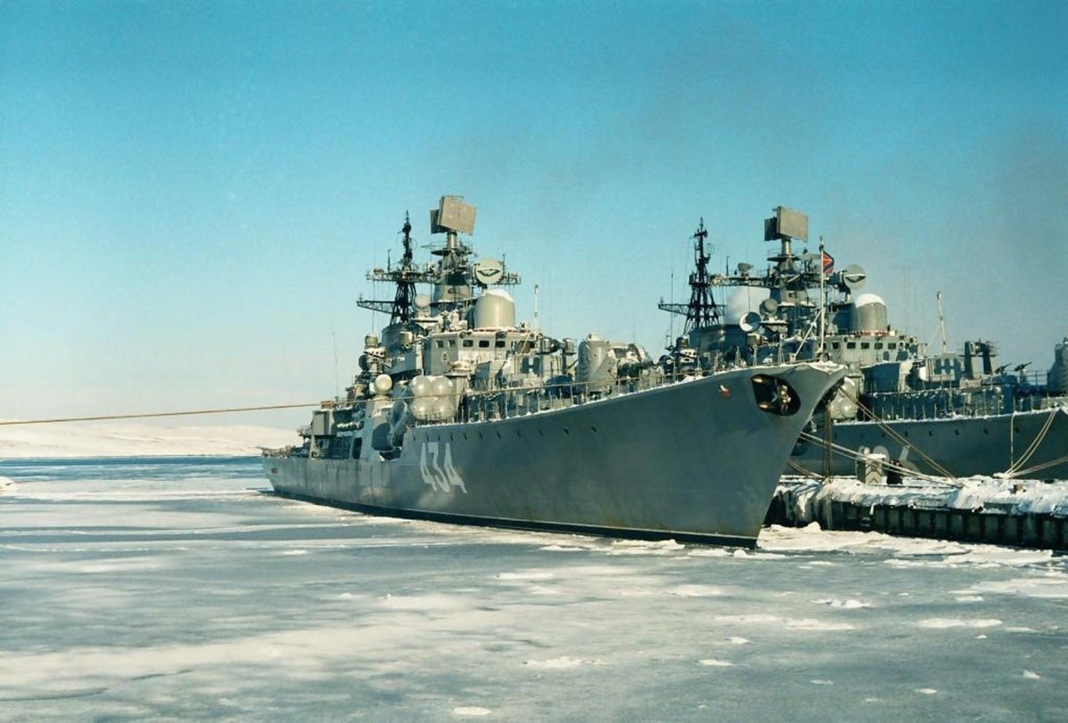 Эскадренный миноносец Адмирал Ушаков