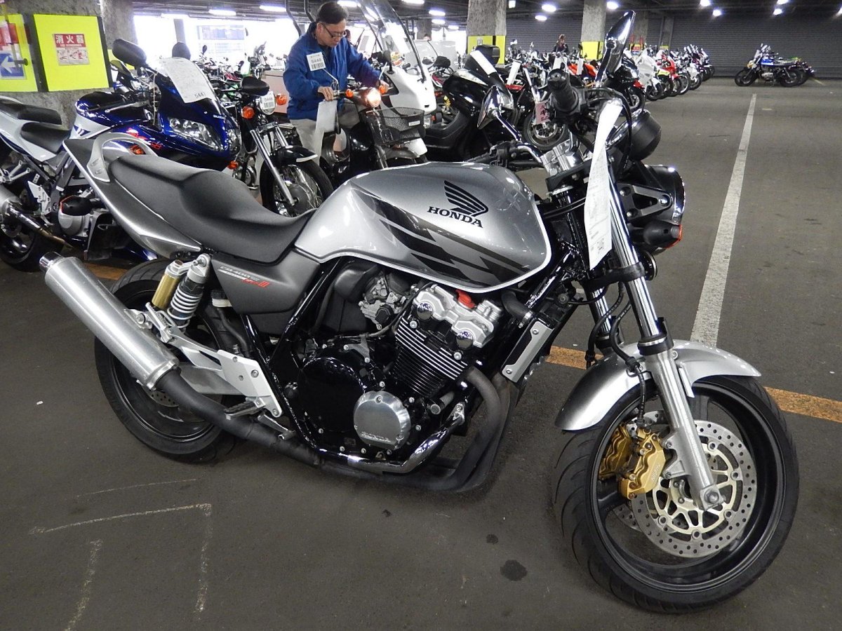 Honda cb400sf VTEC 3