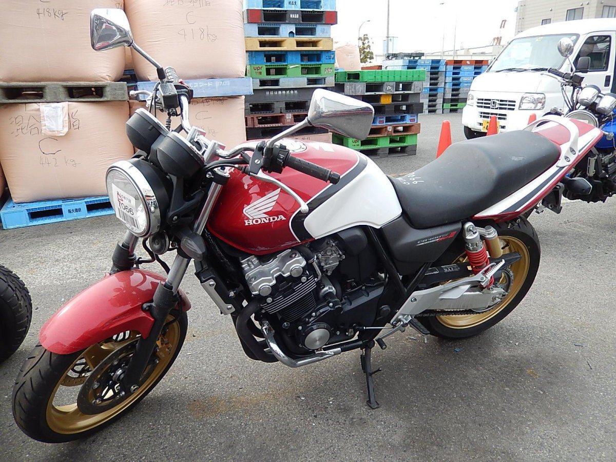 Honda CB 400 spec 3