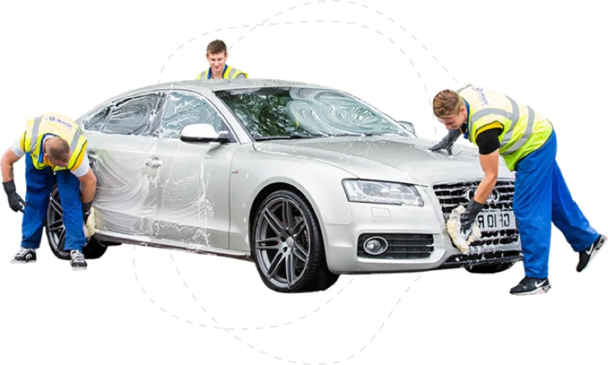 Мойка автомобиля на белом фоне