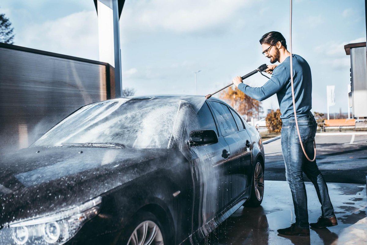 Автомойка мужчина